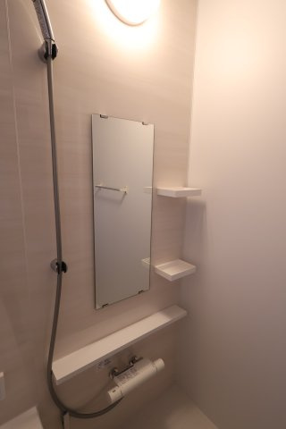 《仲介手数料無料》岩槻区府内１丁目6(全1戸)新築一戸建てブルーミングガーデンの浴室|撮影日 2025年10月27日 16:00 晴れ