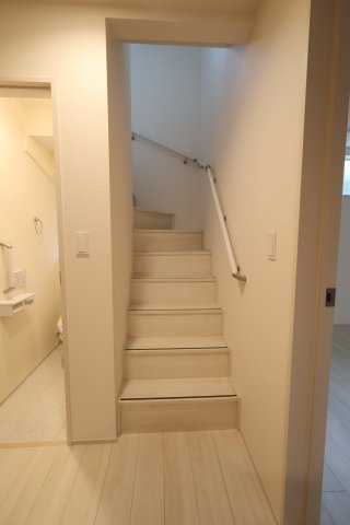 《仲介手数料無料》岩槻区府内１丁目6(全1戸)新築一戸建てブルーミングガーデンの内装|撮影日 2025年10月27日 16:00 晴れ