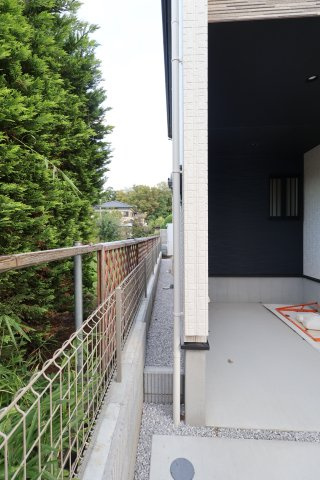 《仲介手数料無料》岩槻区府内１丁目6(全1戸)新築一戸建てブルーミングガーデンの外観|撮影日 2025年10月27日 16:00 晴れ