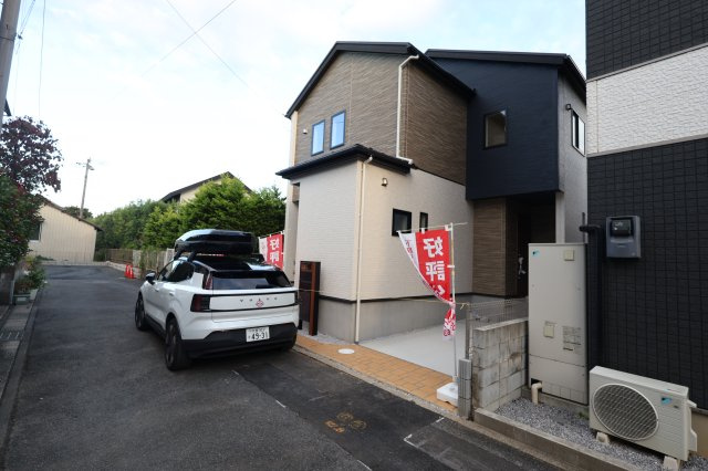 《仲介手数料無料》岩槻区府内１丁目6(全1戸)新築一戸建てブルーミングガーデンの外観|撮影日 2025年10月27日 16:00 晴れ