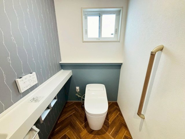 新築戸建　揖斐郡池田町上田　全1区画分譲のトイレ|少ない水で効率的に洗浄するトルネード洗浄とお掃除のしやすさを究めたフチなし形状でお手入れ楽々。