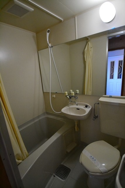 ブルースカイ翼の浴室