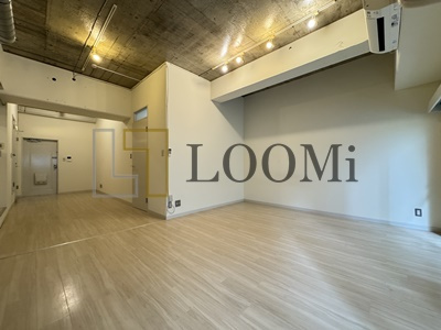 【居間・リビング】 | トウセン本町橋ビル | トウセン本町橋ビル　リビング