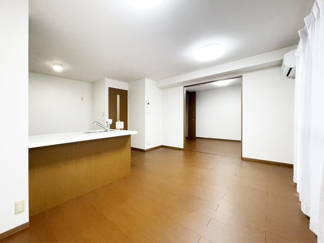 ウィルコート大松　B棟の居間・リビング