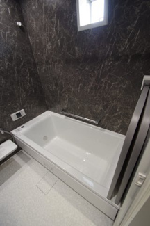 【浴室】 | 【仲介手数料無料！！】稲城市東長沼　新築戸建て（全3棟）1号棟　5980万円