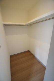 【収納】 | 【仲介手数料無料！！】稲城市東長沼　新築戸建て（全3棟）1号棟　5980万円 | ウォークインクローゼット