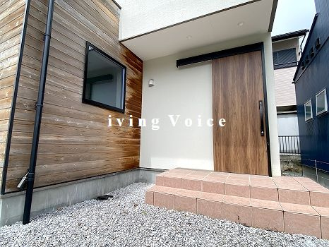 【玄関】 | 【仲介手数料０円】秦野市羽根　中古一戸建て | 秦野市羽根　中古一戸建て