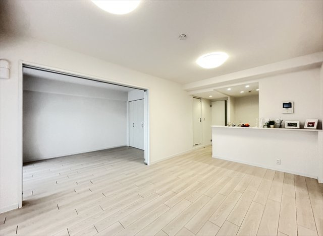 【居間・リビング】 | ソフィア志木　(志木本店) | 13.2帖のLDKは続き間を開放すると19.2帖の大空間になります。