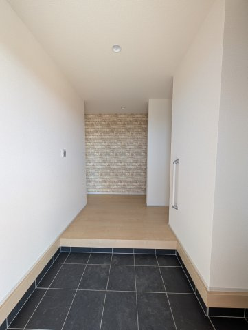 【玄関】 | フォーセール前橋市富士見町第4時沢ー①