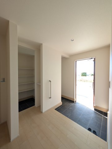 【玄関】 | フォーセール前橋市富士見町第4時沢ー① | 
