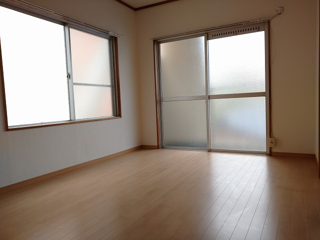 コーポ聖（D-3）の居間・リビング