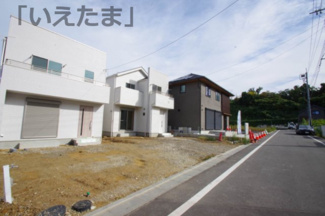 【前面道路含む現地写真】 | 【仲介手数料無料！！】稲城市東長沼　新築戸建て（全3棟）2号棟　6280万円