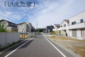 【前面道路含む現地写真】 | 【仲介手数料無料！！】稲城市東長沼　新築戸建て（全3棟）2号棟　6280万円