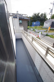 【バルコニー】 | 【仲介手数料無料！！】稲城市東長沼　新築戸建て（全3棟）2号棟　6280万円