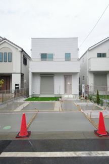 【外観】 | 【仲介手数料無料！！】稲城市東長沼　新築戸建て（全3棟）2号棟　6280万円 | 2号棟