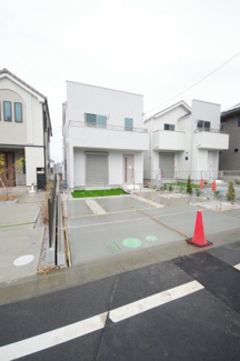 【外観】 | 【仲介手数料無料！！】稲城市東長沼　新築戸建て（全3棟）2号棟　6280万円