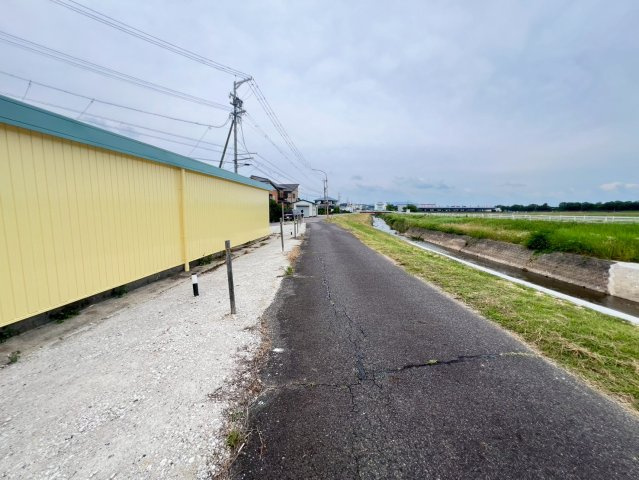 千足町10丁目貸倉庫の周辺