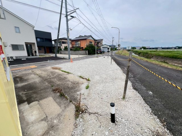 千足町10丁目貸倉庫の駐車場
