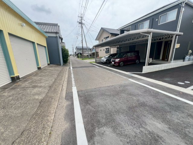 千足町10丁目貸倉庫の周辺