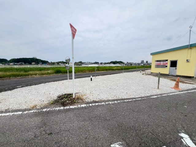 千足町10丁目貸倉庫の駐車場