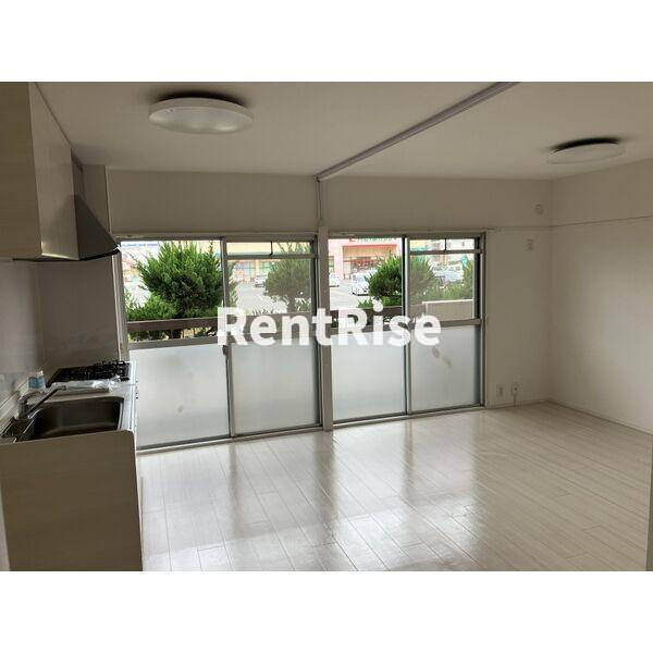 グリーンハイツよしだテナント101の居間・リビング