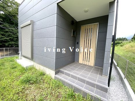 【玄関】 | 【仲介手数料０円】秦野市堀西　中古一戸建て | 秦野市堀西　中古一戸建て