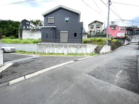 【前面道路含む現地写真】 | 【仲介手数料０円】秦野市堀西　中古一戸建て | 秦野市堀西　中古一戸建て