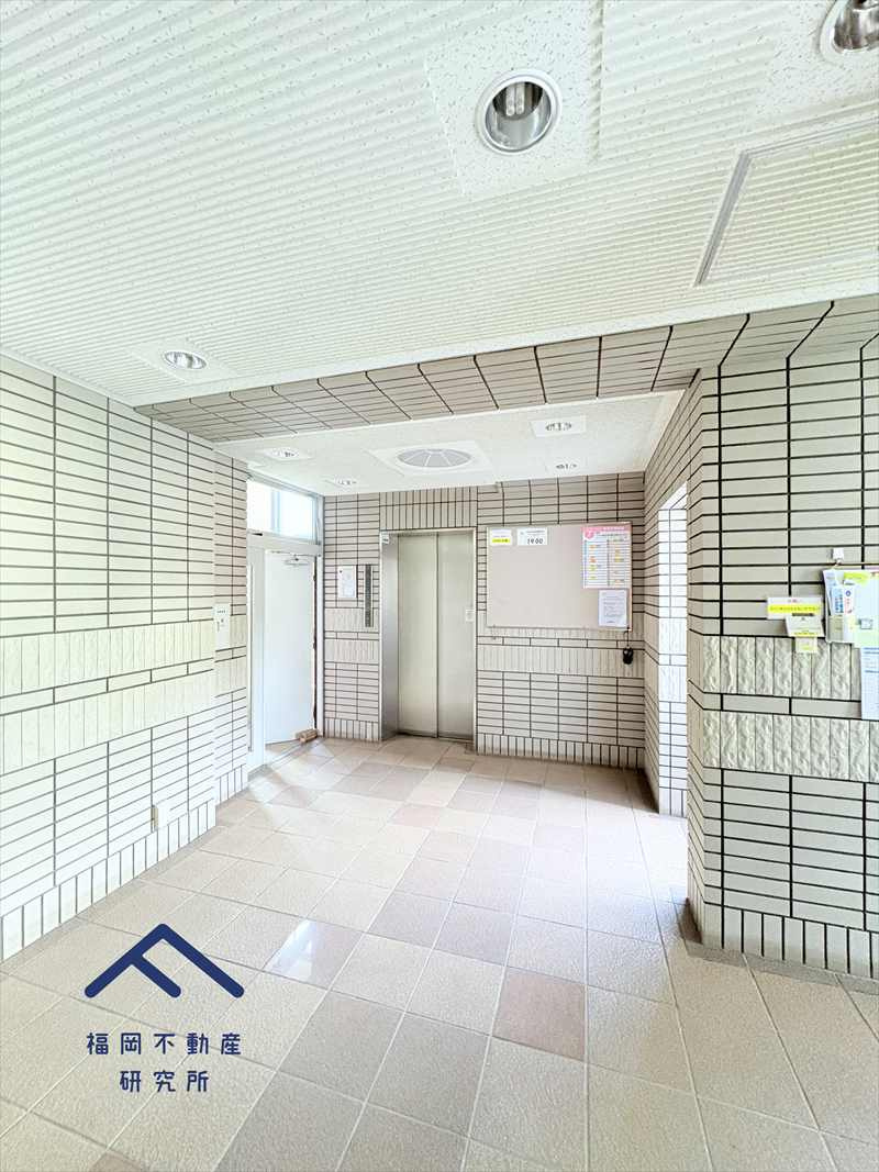 コアマンション別府のエントランス