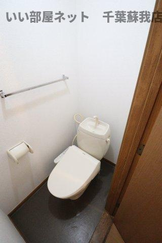 クレストタウンＢのトイレ|落ち着いた色調のトイレです