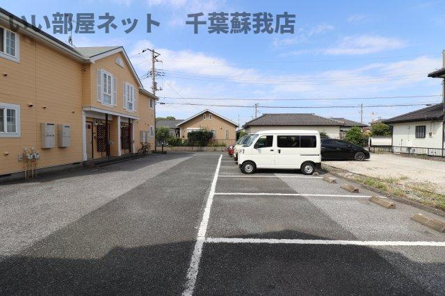 クレストタウンＢの駐車場|駐車スペースもあります