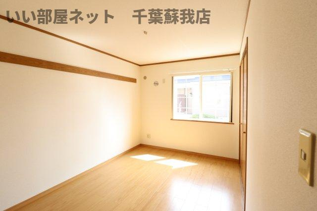 クレストタウンＢの洋室|落ち着いた色調の洋室です