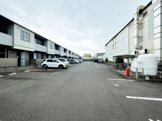 シャーメゾンディアス川内 A棟の駐車場