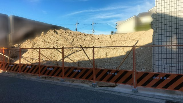 西宮市松ケ丘町土地の外観|前面道路と高低差約3ｍあり