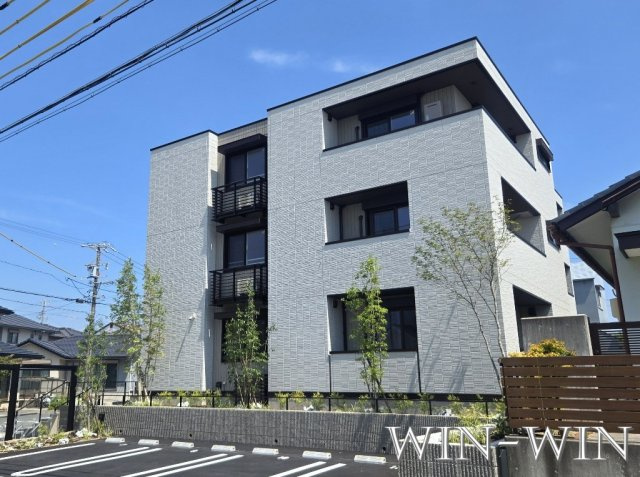 D-avance向山東の外観