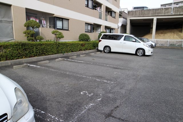 コーポ大津和の駐車場