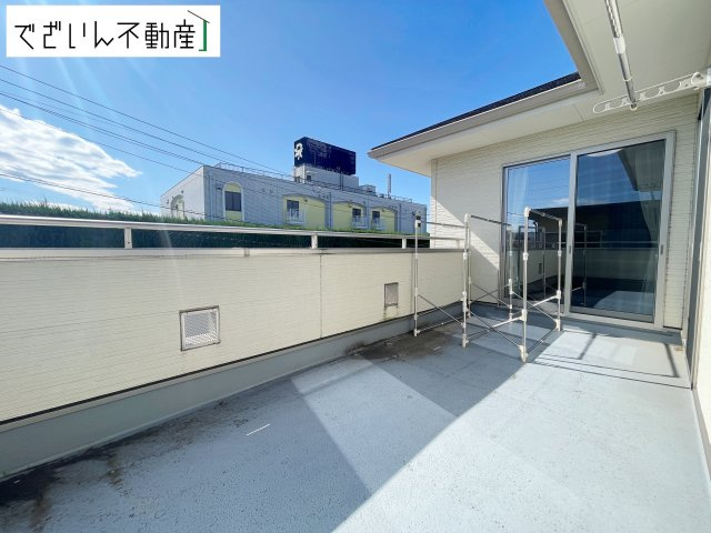 【バルコニー】 | 深谷市東方町5丁目　中古住宅   | 現地(2025年10月撮影)