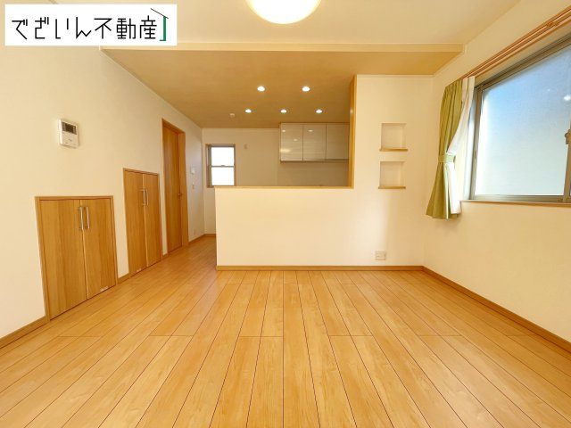 【居間・リビング】 | 深谷市東方町5丁目　中古住宅   | 現地(2025年10月撮影)