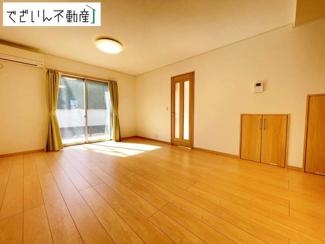 【居間・リビング】 | 深谷市東方町5丁目　中古住宅   | 現地(2025年10月撮影)