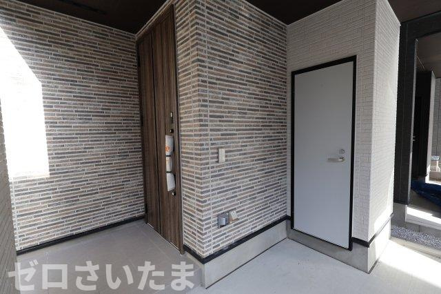 《仲介手数料無料》浦和区北浦和３丁目14-16新築一戸建てジオヴィスタの玄関
