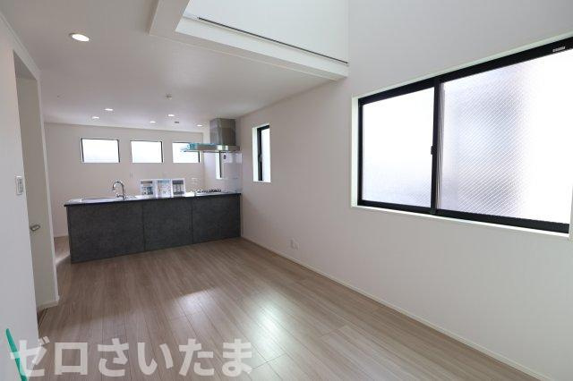 《仲介手数料無料》浦和区北浦和３丁目14-16新築一戸建てジオヴィスタの居間・リビング