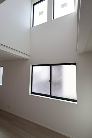 《仲介手数料無料》浦和区北浦和３丁目14-16新築一戸建てジオヴィスタの居間・リビング