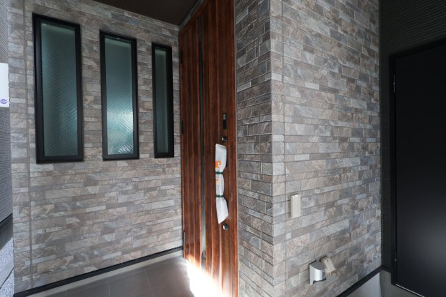 《仲介手数料無料》浦和区北浦和３丁目14-16新築一戸建てジオヴィスタの玄関