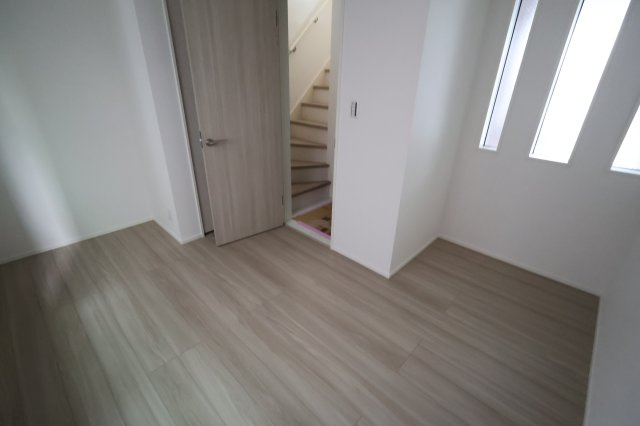 《仲介手数料無料》浦和区北浦和３丁目14-16新築一戸建てジオヴィスタの洋室