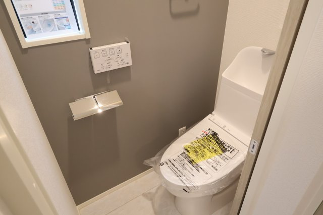 《仲介手数料無料》浦和区北浦和３丁目14-16新築一戸建てジオヴィスタのトイレ