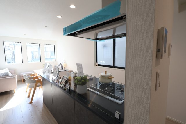 《仲介手数料無料》浦和区北浦和３丁目14-16新築一戸建てジオヴィスタの居間・リビング