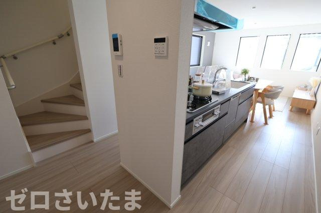 《仲介手数料無料》浦和区北浦和３丁目14-16新築一戸建てジオヴィスタの居間・リビング