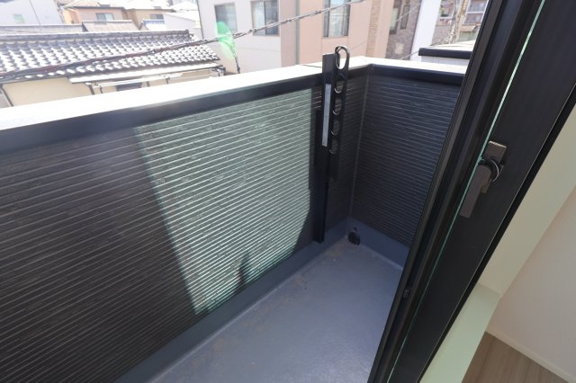 《仲介手数料無料》浦和区北浦和３丁目14-16新築一戸建てジオヴィスタのバルコニー