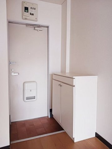 Ｏ．ＫハイツⅡの玄関|明るい玄関です