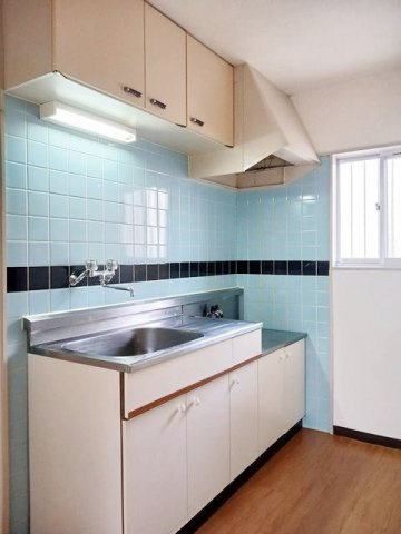 Ｏ．ＫハイツⅡのキッチン|コンパクトなキッチンで掃除もラクラク