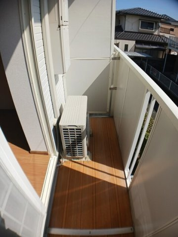 メゾンクレストのバルコニー|落ち着いた時間を過ごせるバルコニーです